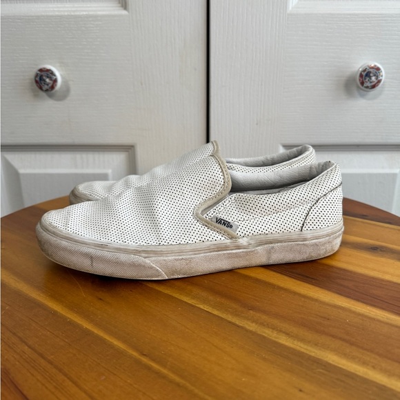 Vans white perforated slip on sneakers men’s 6 women’s 7.5 - Picture 3 of 7